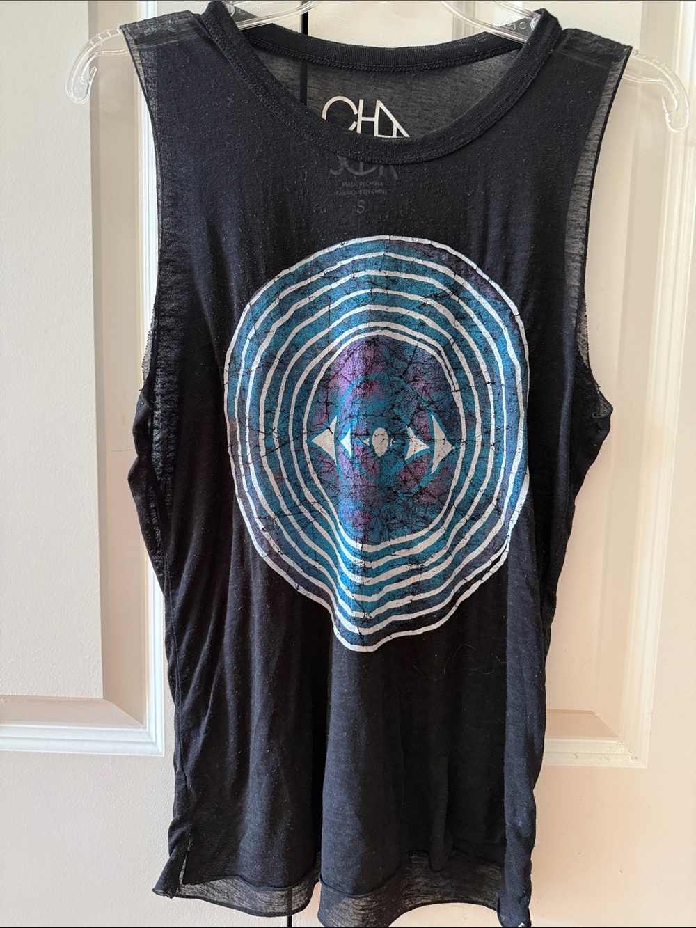 Black Chaser Graphic Home Accent Tank - Blue & Purple Circular Print